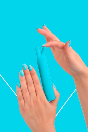 Fairygasm BlissStars blu in mano, mostra dimensioni e texture