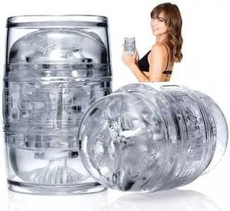 Masturbateur Quickshot Riley Reid avec l’actrice en arrière-plan