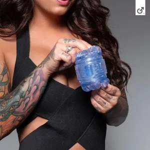 Fleshlight Quickshot Turbo – Masturbatore blu visto di profilo 2