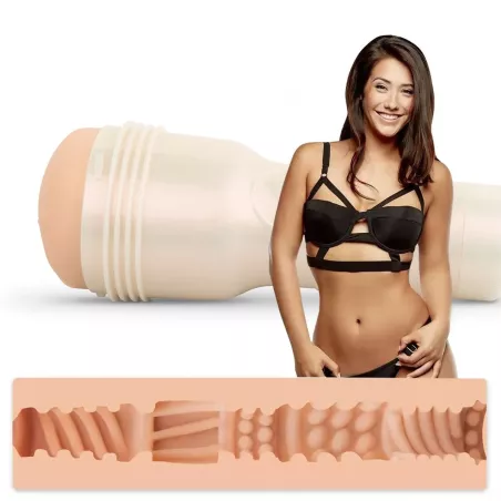 Fleshlight Eva Lovia – Darstellerin mit Fleshlight in der Hand