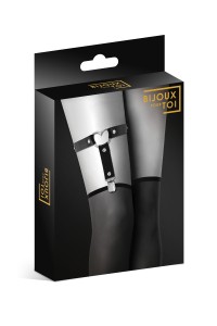 Adjustable garter with heart 2